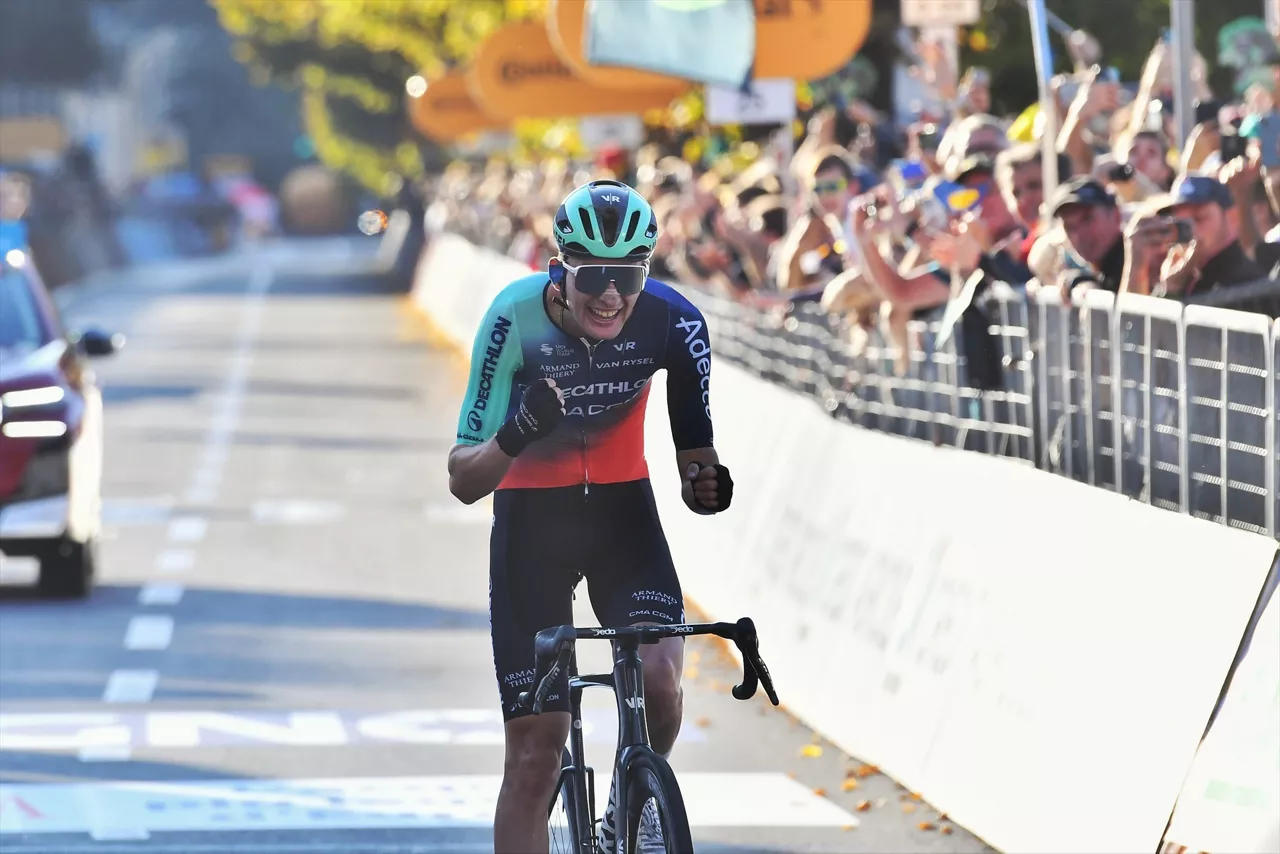 10 October 2026, Italy, Bergamo: French road cyclist Paul Seixas celebrates after winning the Il Lombardia 2026, a street cycling race in Bergamo. Photo: Davide Vaninetti/IPA via ZUMA Press/dpa



Davide Vaninetti/IPA via ZUMA Pr / DPA

10/10/2026 ONLY FOR USE IN SPAIN