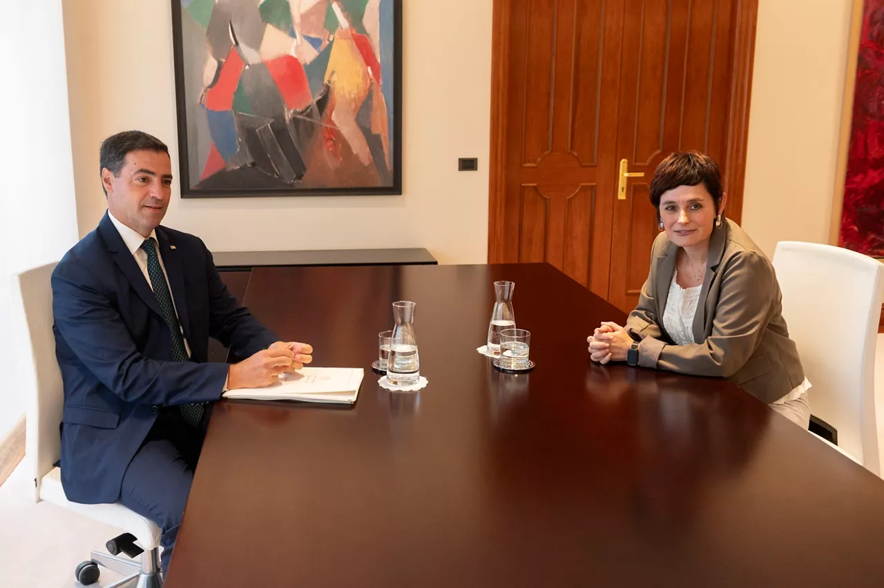 Pradales y Aranburu



REMITIDA / HANDOUT por GAIZKA UCEDA-IREKIA

Fotografía remitida a medios de comunicación exclusivamente para ilustrar la noticia a la que hace referencia la imagen, y citando la procedencia de la imagen en la firma

14/9/2026