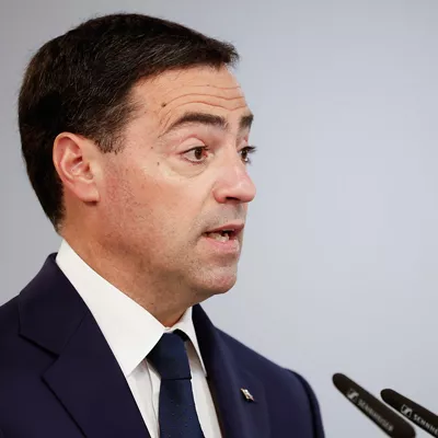 MADRID, 27/03/2026.- El lehendakari, Imanol Pradales, durante la rueda de prensa posterior a la tercera reunión de la Comisión Bilateral de Cooperación Estado-Euskadi, que ha mantenido con el presidente del Gobierno, Pedro Sánchez, este viernes en Moncloa. EFE/ Chema Moya
