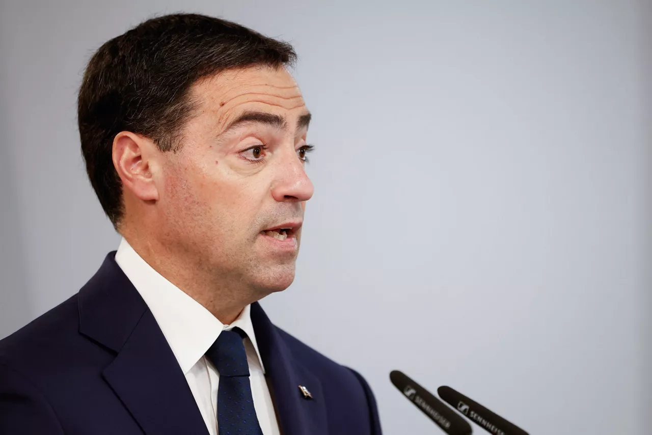 MADRID, 27/03/2026.- El lehendakari, Imanol Pradales, durante la rueda de prensa posterior a la tercera reunión de la Comisión Bilateral de Cooperación Estado-Euskadi, que ha mantenido con el presidente del Gobierno, Pedro Sánchez, este viernes en Moncloa. EFE/ Chema Moya
