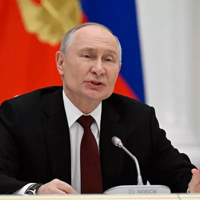 MOSCOW (Russian Federation), 28/11/2025.- Russian President Vladimir Putin speaks during a meeting with participants of the Young Scientists Forum at the Kremlin in Moscow, Russia, 28 November 2025. (Rusia, Moscú) EFE/EPA/ALEXANDER NEMENOV/AFP / POOL
