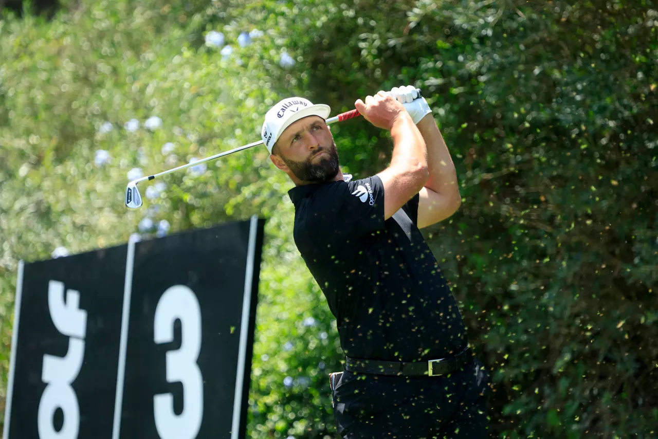 SAN ROQUE (CÁDIZ), 07/06/2026.- El español Jon Rahm durante la cuarta y última jornada en el LIV Golf Andalucía, este domingo en San Roque (Cádiz). EFE/ A.Carrasco Ragel
