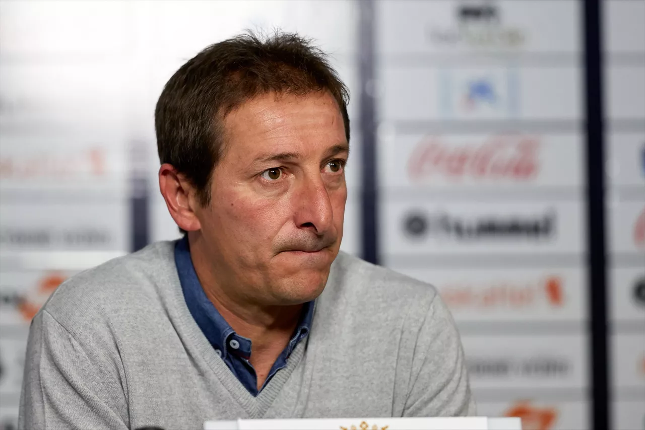 (Foto de ARCHIVO)

Luis Miguel Ramis (coach; Albacete BP) during the Spanish football of La Liga 123, match between CA Osasuna and Albacete BP at the Sadar stadium, in Pamplona (Navarra), Spain, on Saturday, April 27, 2019.



Fernando Pidal / AFP7 / Europapress

27/4/2019 ONLY FOR USE IN SPAIN