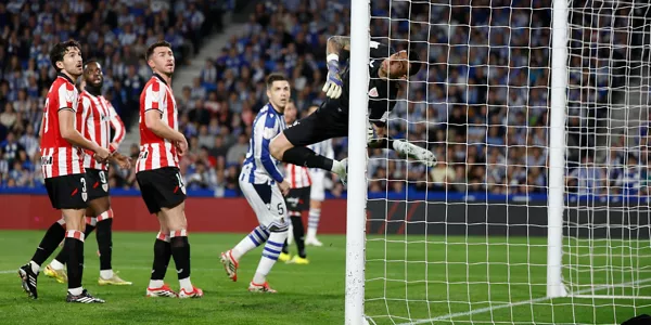 Padillaren gelditu ona Solerren jaurtiketa arriskutu bati. Argazkia: EFE