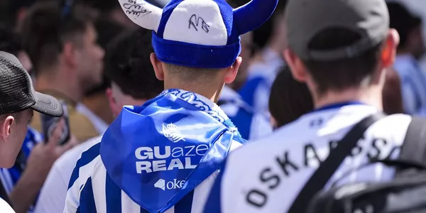 Copa del Rey: Aficionados txuri-urdin en Sevilla. Foto: Europa Press