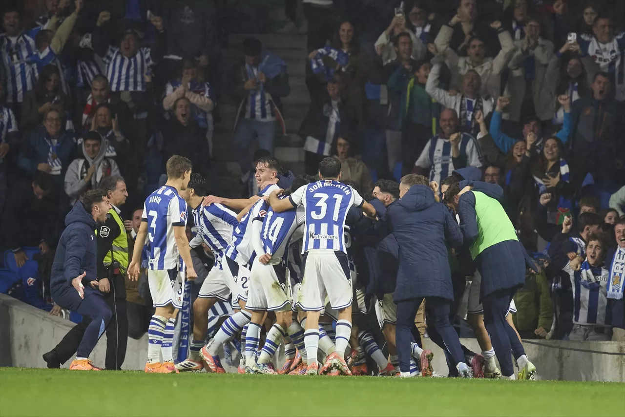 Realaren gola: jokalariak ospatzen.