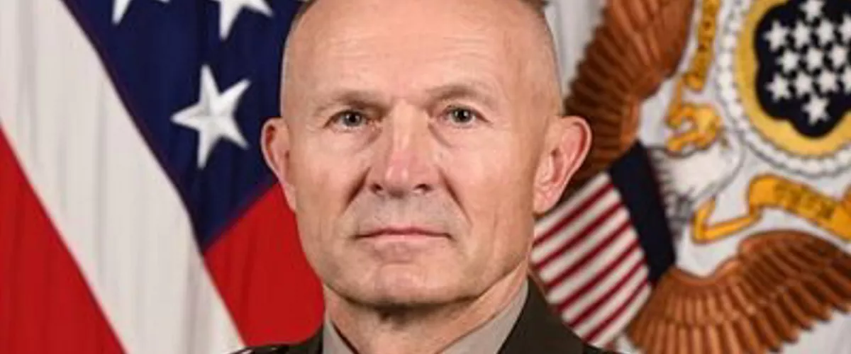 AME011. BOGOTÁ (COLOMBIA), 02/04/2026.-  Fotografía tomada de la cuenta oficial en la red social X @9hvxim que muestra al jefe del Estado Mayor de Estados Unidos, Randy George. El Departamento de Guerra de EE.UU. ordenó este jueves a George, retirarse de su cargo de forma inmediata, un anuncio que se produce en medio de la guerra en Irán. EFE/ @9hvxim /SOLO USO EDITORIAL/ NO VENTAS/ SOLO DISPONIBLE PARA ILUSTRAR LA NOTICIA QUE ACOMPAÑA (CRÉDITO OBLIGATORIO)
