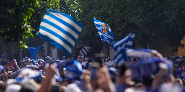 Copa del Rey: Aficionados txuri-urdin en Sevilla. Foto: Europa Press
