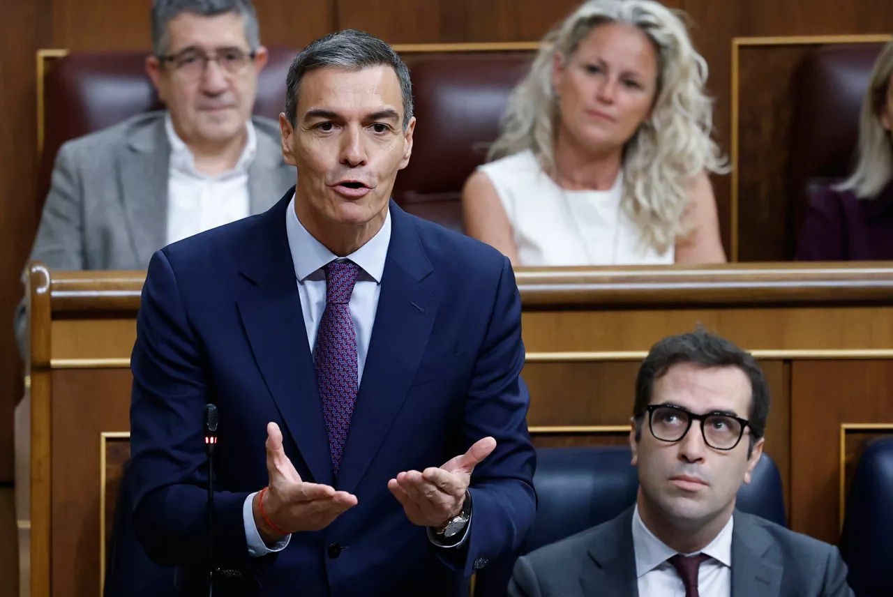 MADRID, 10/06/2026.- El presidente del Gobierno, Pedro Sánchez, interviene durante la sesión de control al Gobierno, este miércoles en el Congreso. EFE/Chema Moya
