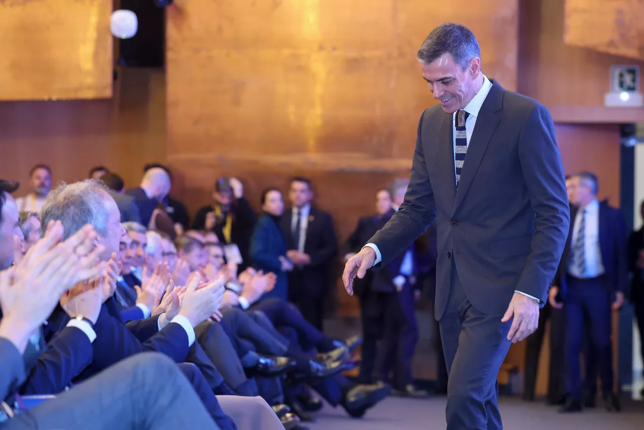 El presidente del Gobierno, Pedro Sánchez, tras intervir durante la clausura el Congreso Nacional de Industria