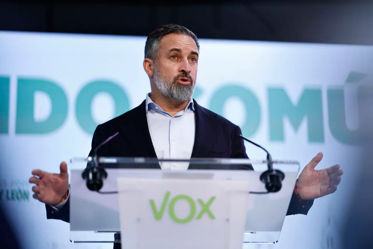 MADRID, 16/03/2026.- Rueda de prensa del líder de Vox, Santiago Abascal, tras el Comité de Acción de Política del partido celebrado, este lunes en Madrid. EFE/Rodrigo Jiménez
