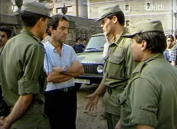 Garaikoetxea, durante las inundaciones de 1983. Imágenes: EITB Media