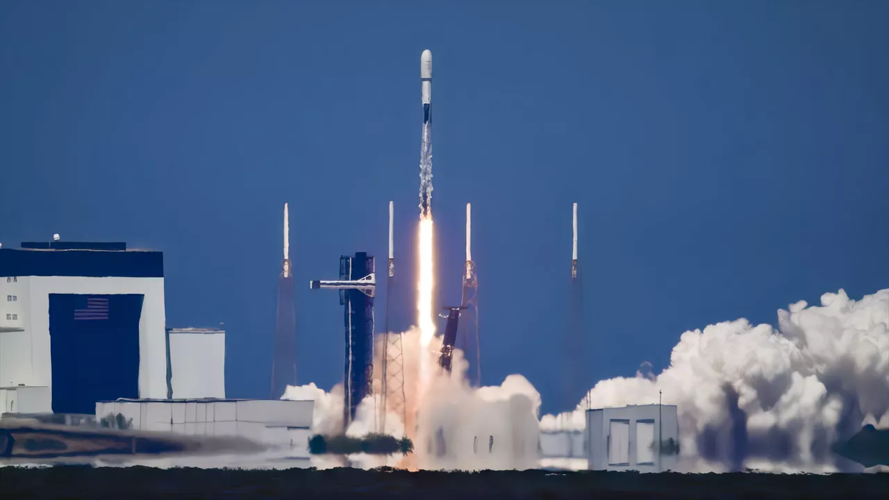 (Foto de ARCHIVO)

13 September 2026, US, Merritt Island: A SpaceX Falcon 9 rocket launches from Space Launch Complex-40 at Cape Canaveral Space Force Station, carrying a Boeing-built O3b mPOWER satellites owned and operated by a Luxembourg-based satellite telecommunications network provider, SES. Photo: Charles Briggs/ZUMA Press Wire/dpa



Charles Briggs/ZUMA Press Wire/d / DPA

13/9/2026 ONLY FOR USE IN SPAIN