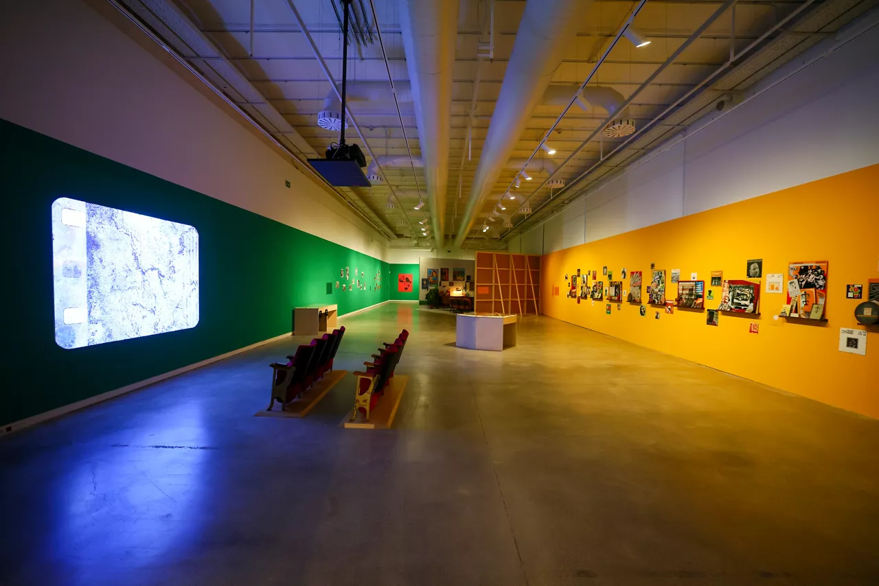 "Standing Here Wondering Which Way to Go" erakusketa Tabakaleran 