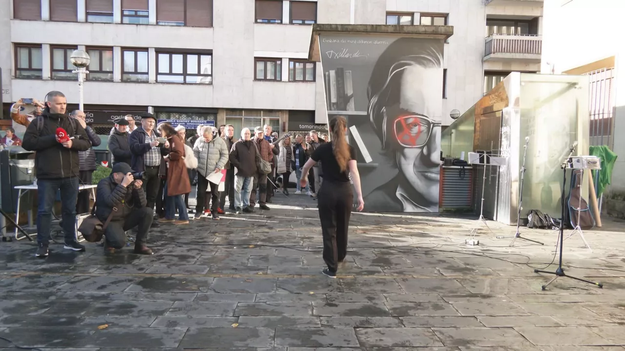 Txillardegi omendu dute Donostian, eta aitortza instituzionala eskatu dute harentzat