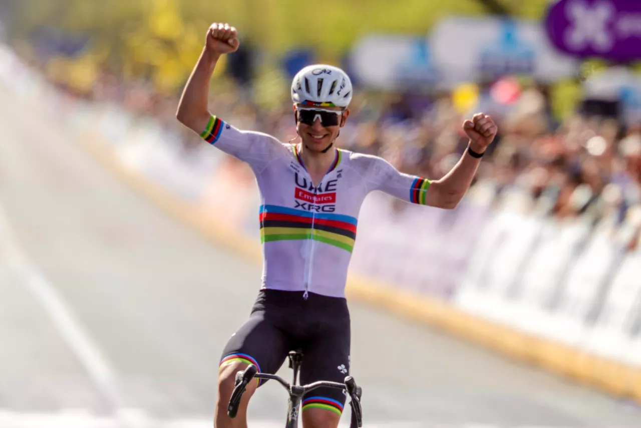 OUDENAARDE (Belgium), 05/04/2026.- Slovenian rider Tadej Pogacar of UAE Team Emirates XRG wins the 164,1 kilometres Tour of Flanders one-day cycling race from Oudenaarde to Oudenaarde, in Oudenaarde, Belgium, 05 April 2026. (Ciclismo, Bélgica) EFE/EPA/OLIVIER MATTHYS
