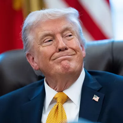 WASHINGTON (United States), 16/03/2026.- US President Donald Trump gives remarks to the media as he signs an executive order in the Oval Office of the White House in Washington, DC, USA, 16 March 2026. The order will formally launch a task force, led by Vice President JD Vance, to investigate fraud nationwide. EFE/EPA/AARON SCHWARTZ / POOL
