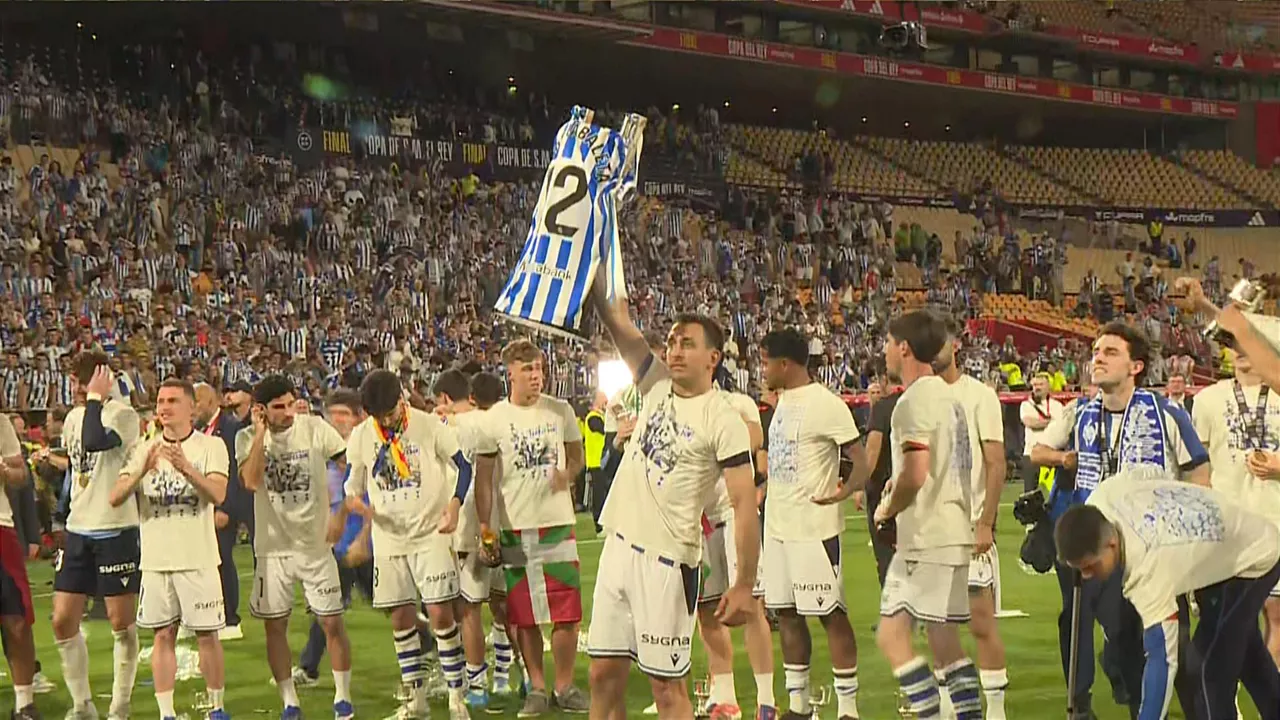 Oyarzabal Aitor Zabaletari omenaldia Kopa irabazi ostean