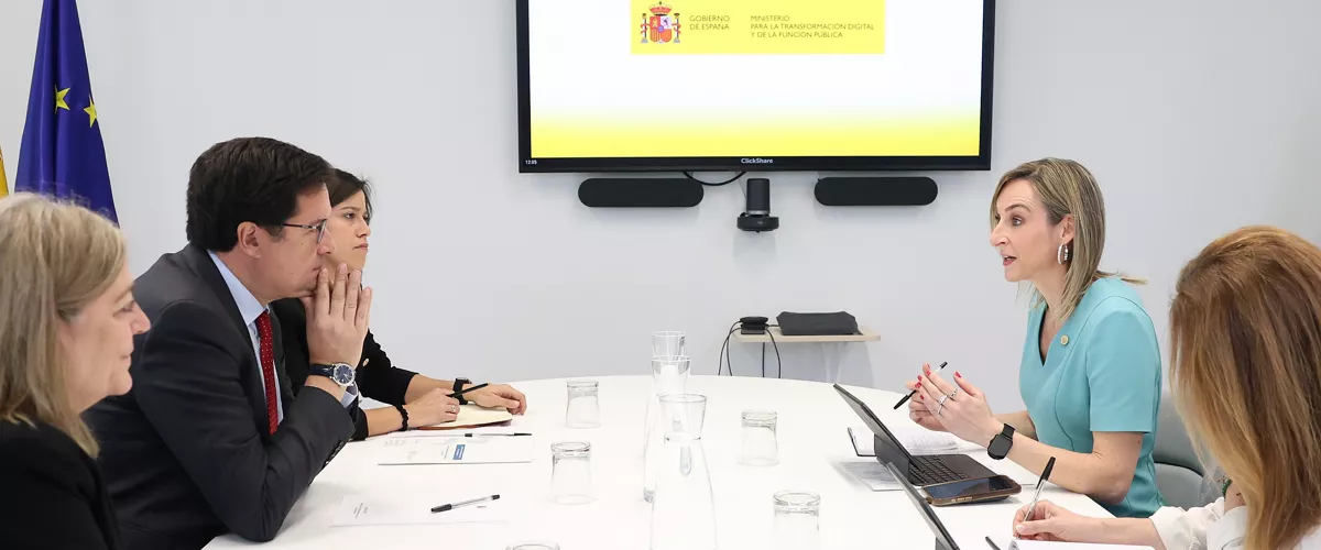 Reunión en Madrid entre la consejera Maria Ubarretxena y el ministro para la Transformación Digital y de la Función Pública, Óscar López. Foto: Irekia