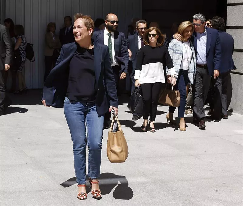 Uxue Barkos Kongresua  agurra efe