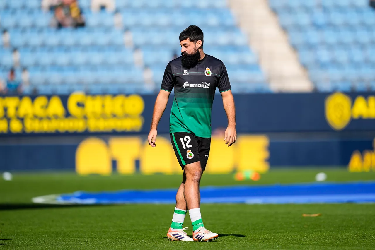 (Foto de ARCHIVO)

Asier Villalibre of Real Racing Club warms up during the Spanish league, LaLiga Hypermotion, football match played between Cadiz CF and Real Racing Club at Nuevo Mirandilla stadium on December 7, 2025, in Cadiz, Spain.



Joaquin Corchero / AFP7 / Europa Press

07/12/2025 ONLY FOR USE IN SPAIN