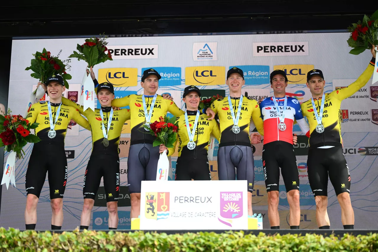 Visma-podio-Tour-Auvernia-Rodano-Alpes-crono