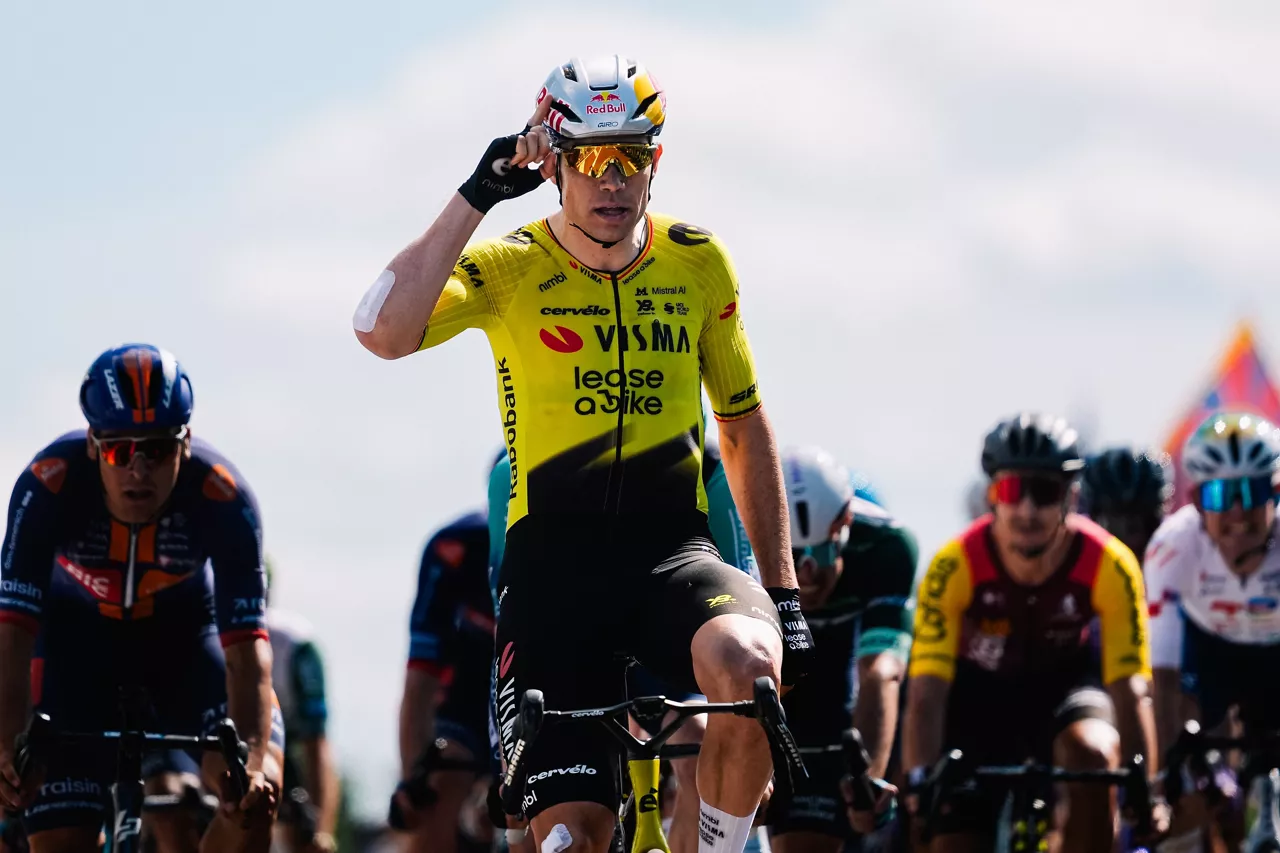 Wout-Van-Aert-5-etapa-Tout-Auvernia-Rodano-Alpes