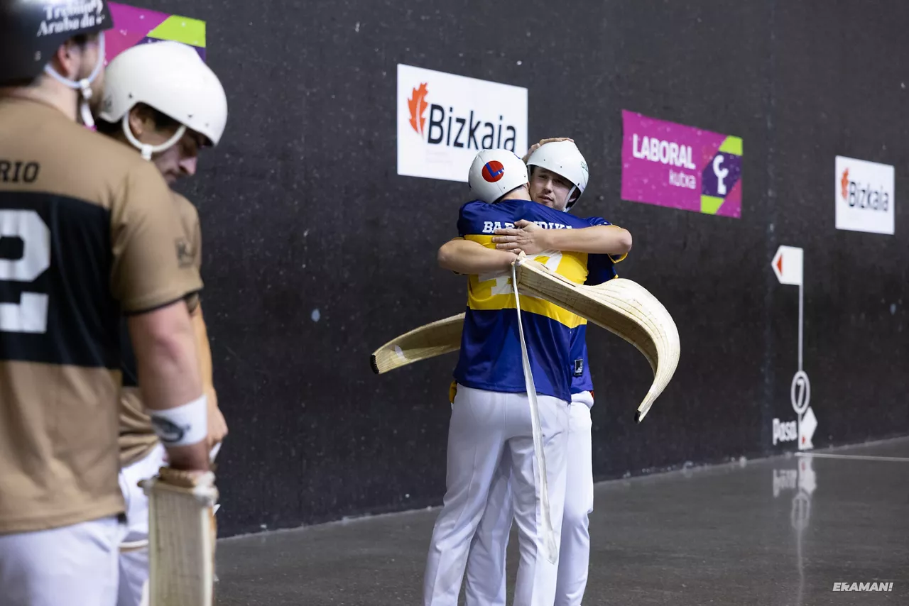 Barandika Basque besarkada Urrutia-Del Rio