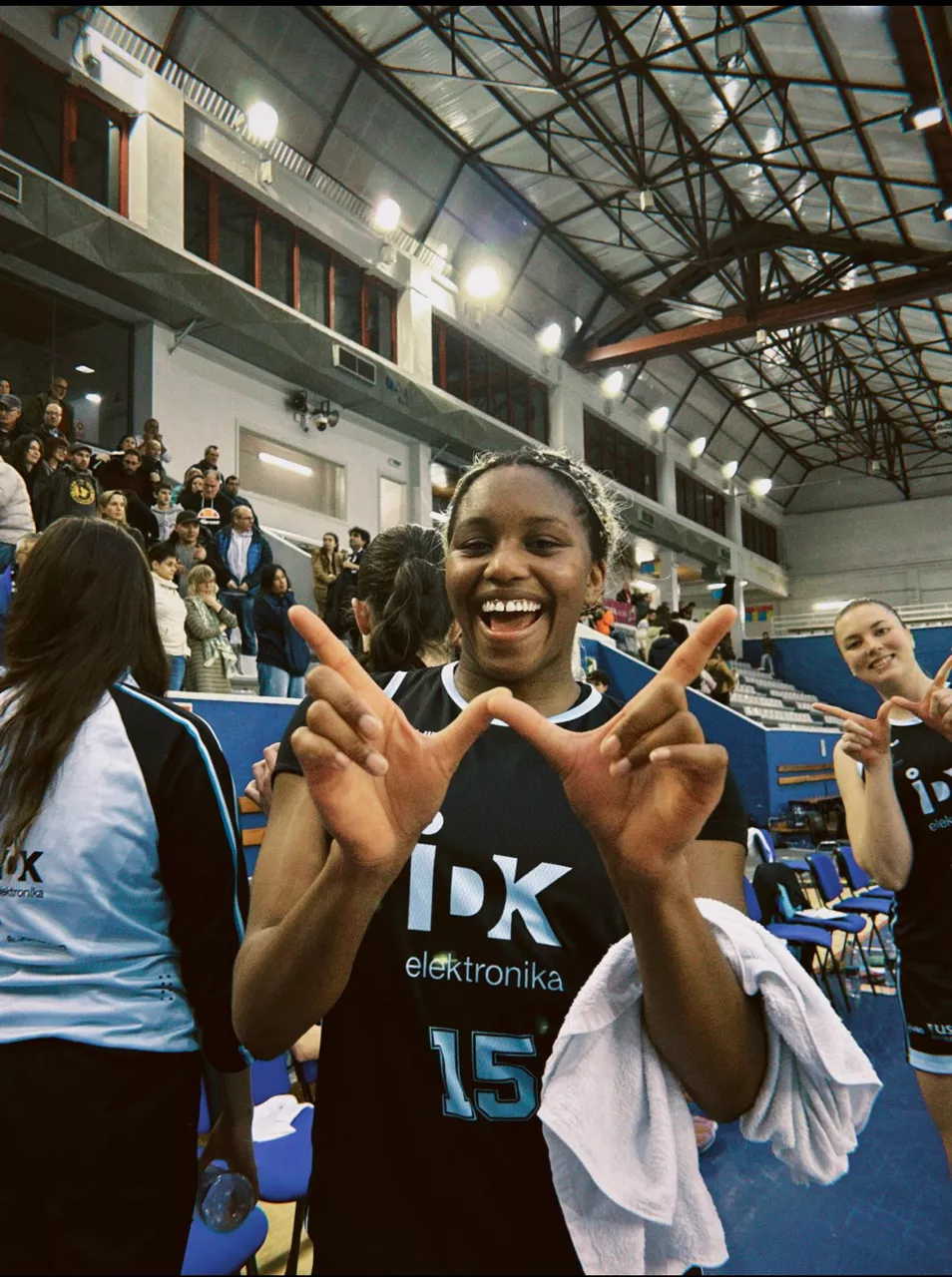 El conjunto alavés ha enlazado su segundo triunfo al ganar al Leganés (70-64). Mientras, las de Azu Muguruza han derrotado a Joventut Badalona (74-68) consolidándose en lo más alto de la tabla. Lointek Gernika, por su parte, ha caído ante el Cadí La Seu.