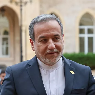 BEIRUT (Lebanon), 09/01/2026.- Iranian Foreign Minister Abbas Araghchi arrives for a meeting with Lebanese Prime Minister Nawaf Salam (not pictured) at the Government Palace in Beirut, Lebanon, 09 January 2026. The Iranian foreign minister is on an official visit to Beirut to hold talks with top Lebanese officials. (Líbano) EFE/EPA/WAEL HAMZEH
