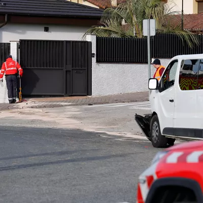 Ocho personas trasladadas tras el choque de una furgoneta contra una casa en Berriosuso