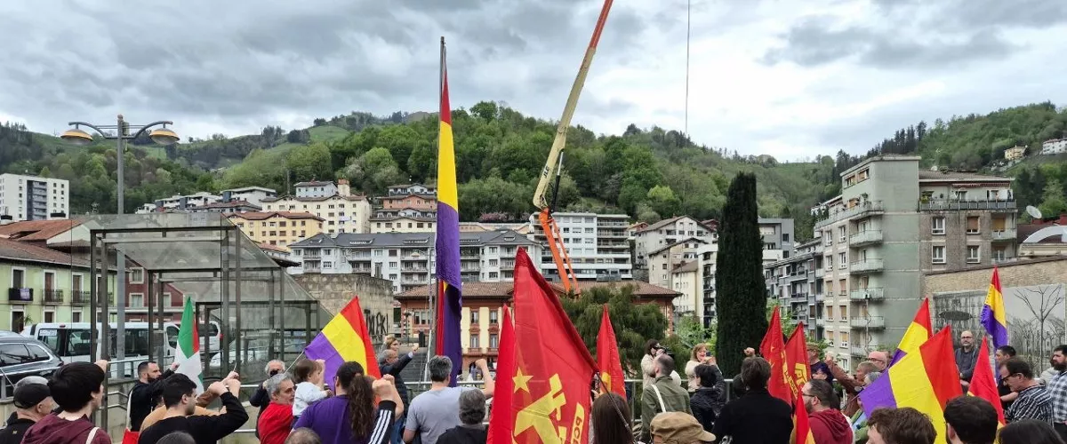(Foto de ARCHIVO)

Acto de Ezker Anitza-IU y PCE-EPK conmemoran el 94º aniversario de la II República en la localidad guipuzcoana de Eibar (Gipuzkoa)



REMITIDA / HANDOUT por EZKER ANITZA-IU

Fotografía remitida a medios de comunicación exclusivamente para ilustrar la noticia a la que hace referencia la imagen, y citando la procedencia de la imagen en la firma

12/4/2025