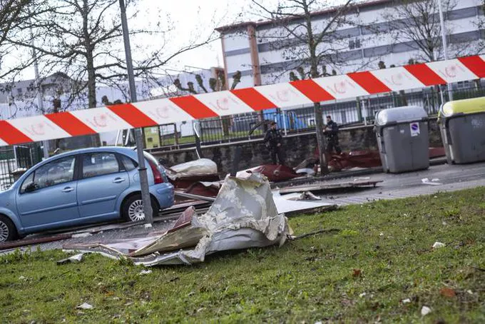 teilatua haizeak botata