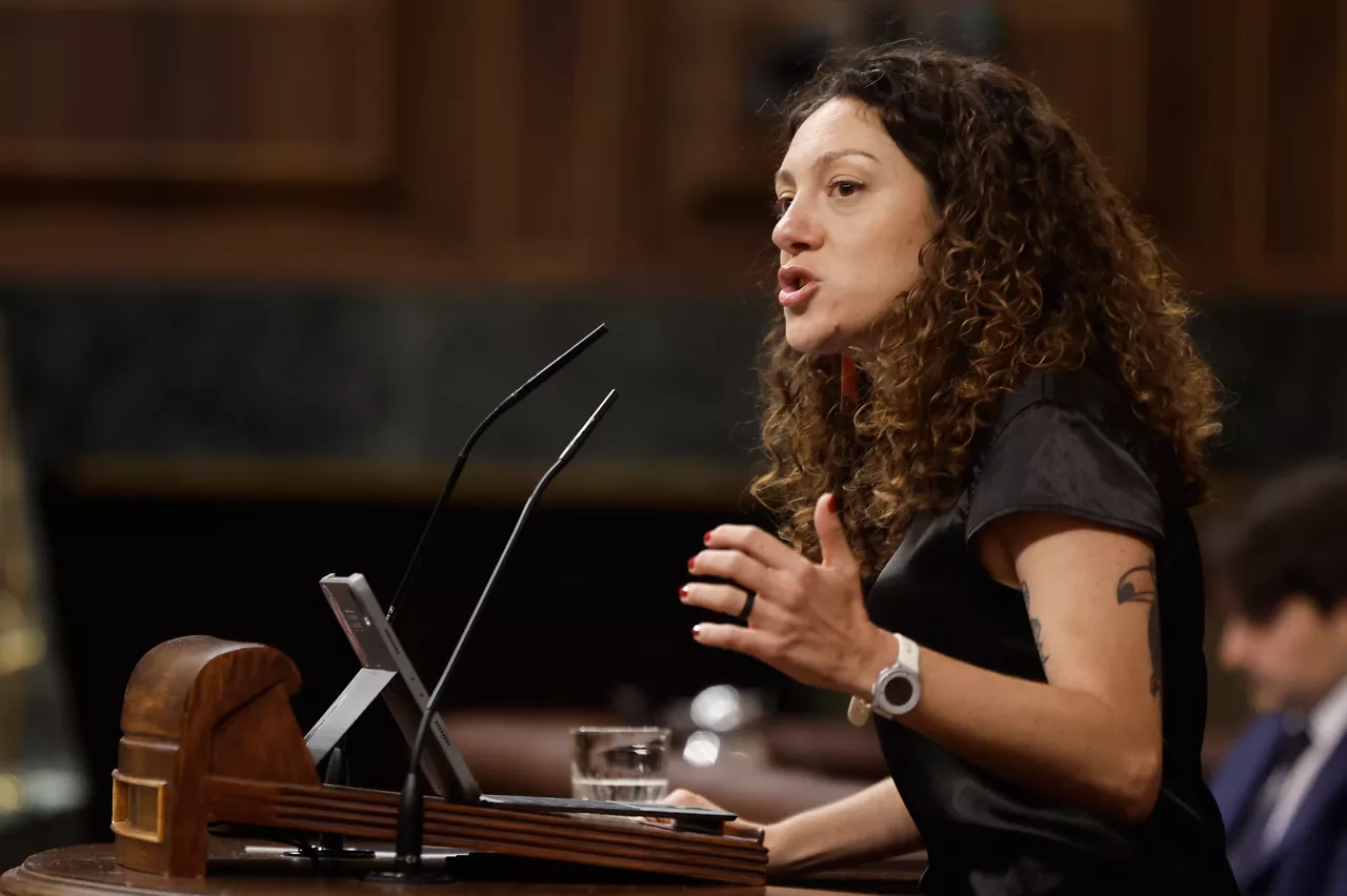 MADRID, 03/09/2026.- La diputada de Sumar Aina Vidal interviene en el pleno en el que comparece el presidente del Gobierno, Pedro Sánchez, en el Congreso de los Diputados, este jueves, para informar de la gestión de la crisis en Ceuta. en el que el presidente del Gobierno, Pedro Sánchez, comparece para explicar sus decisiones en la crisis migratoria sufrida por Ceuta. EFE/Sergio Pérez
