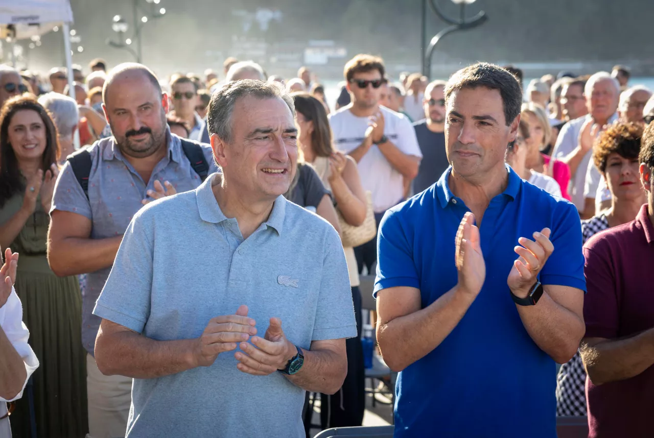 Aitor-Esteban-Imanol-Pradales-Zarautz argazkia