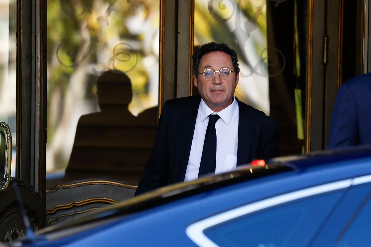 MADRID, 03/11/2025.- El fiscal general del Estado, Álvaro García Ortiz, abandona el Tribunal Supremo este lunes, en el marco de la primera sesión del juicio por la presunta filtración de información sobre la investigación por fraude a Hacienda de la pareja de Isabel Díaz Ayuso en el Tribunal Supremo. EFE/Mariscal
