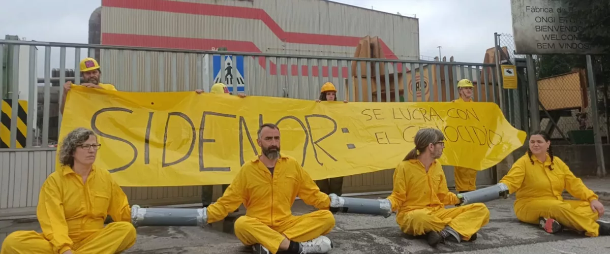 Protesta de Alternativa Antimilitarista Movimiento de Objeción de Conciencia en la sede de Sidenor en Basauri (Bizkaia)



EUROPA PRESS

30/5/2026