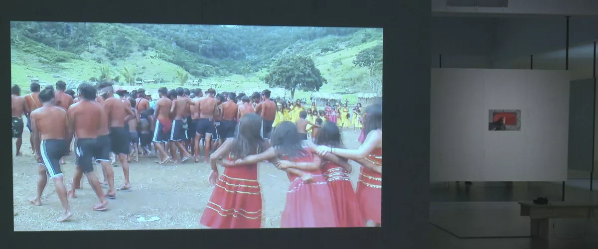 "Zirkulu batetik begirada begiraden zirkulu batean" erakusketa Artiumen