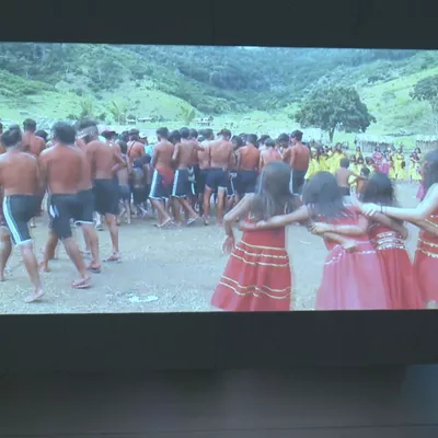 "Zirkulu batetik begirada begiraden zirkulu batean" erakusketa Artiumen