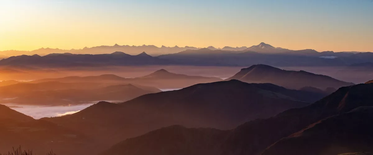 Egunsentia Artzamenditik (Itsasu, Lapurdi)
Eguraldi ona eta hotza