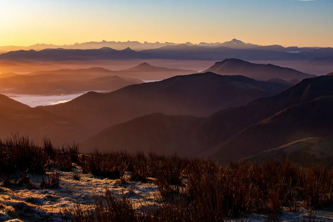 Egunsentia Artzamenditik (Itsasu, Lapurdi)
