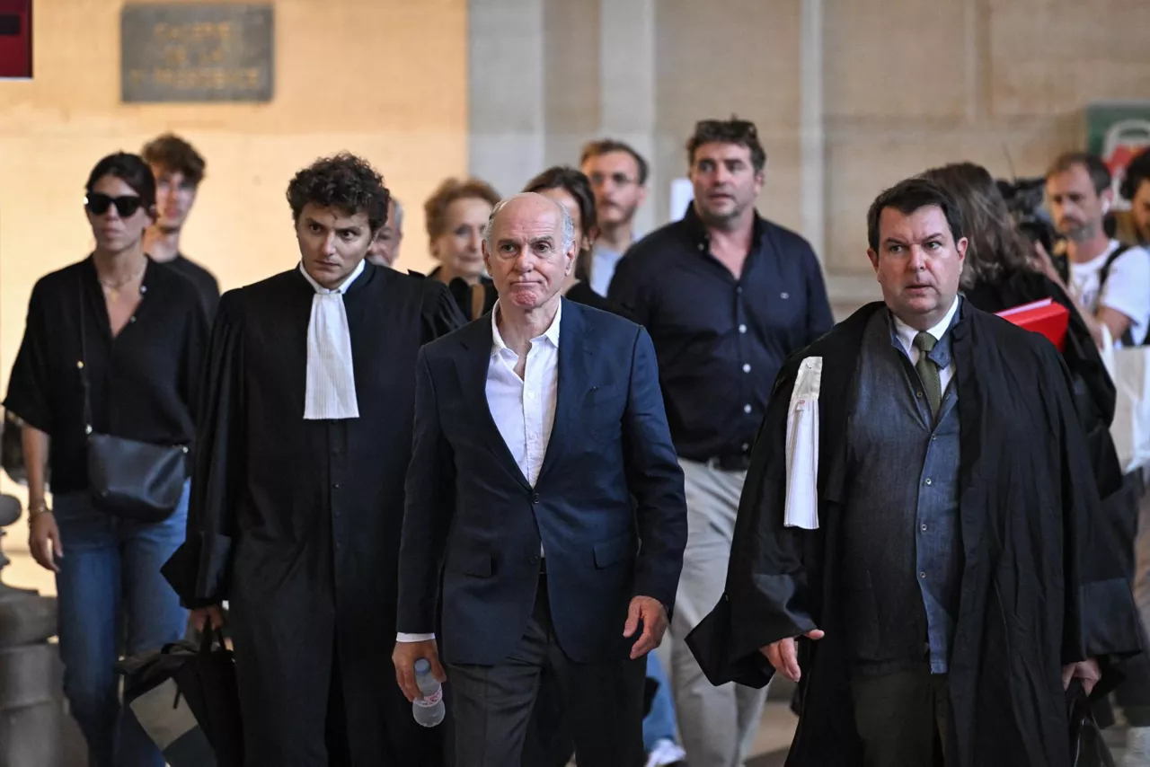 PARIS (France), 07/09/2026.- Attendees arrive at the Paris courthouse for the trial over the killing of Argentine rugby player Federico Martin Aramburu in Paris, France, 07 September 2026. (Francia) EFE/EPA/FIRAS ABDULLAH
