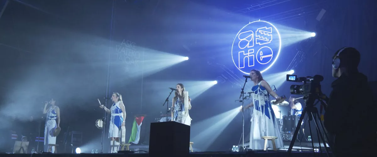 Miles de personas disfrutan del festival Aske en Atarrabia, para reivindicar "la libertad de este pueblo"