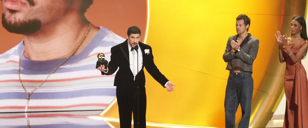 LOS ANGELES (United States), 02/02/2026.- Puerto Rican rapper Bad Bunny (C) accepts the award for Album of the Year onstage during the 68th annual Grammy Awards ceremony at Crypto.com Arena in Los Angeles, California, USA, 01 February 2026. EFE/EPA/CHRIS TORRES
