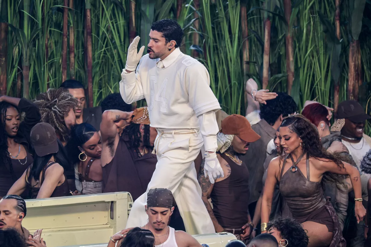 SANTA CLARA (United States), 09/02/2026.- Bad Bunny performs in the Halftime Show of the Super Bowl LX between the New England Patriots and the Seattle Seahawks at the Levi's Stadium in Santa Clara, California, USA, 08 February 2026. EFE/EPA/CHRIS TORRES
