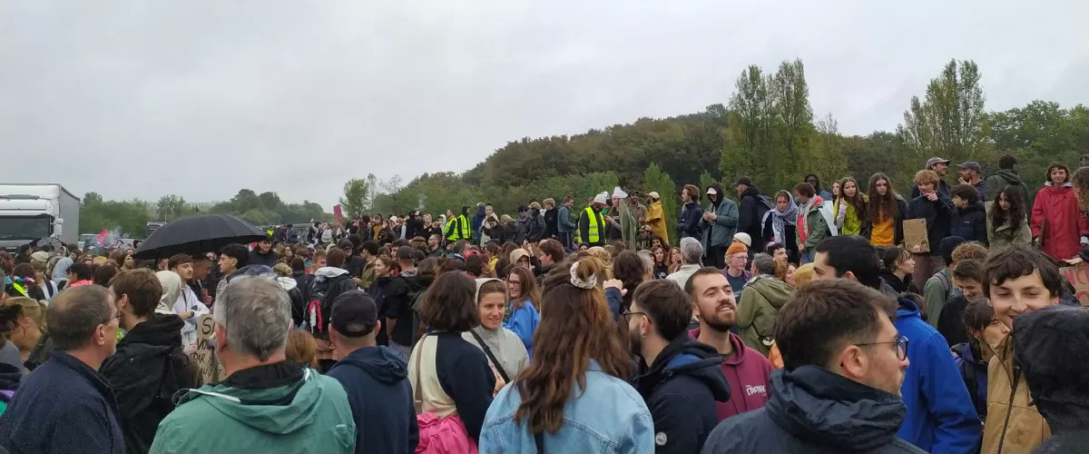Baiona protestak. Autopista moztu dute