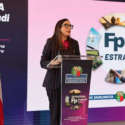 GRAFCAV8731. BILBAO, 19/01/2026.-La consejera de educación María Begoña Pedrosa este lunes durante su intervención en el acto de Estrategia Formación Profesional Euskadi 2030.EFE/Luis Tejido
