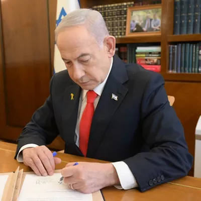 El primer ministro de Israel, Benjamin Netanyahu, firma el reconocimiento de la independencia de Somalilandia



REMITIDA / HANDOUT por PRIMER MINISTRO DE ISRAEL / X

Fotografía remitida a medios de comunicación exclusivamente para ilustrar la noticia a la que hace referencia la imagen, y citando la procedencia de la imagen en la firma

26/12/2025