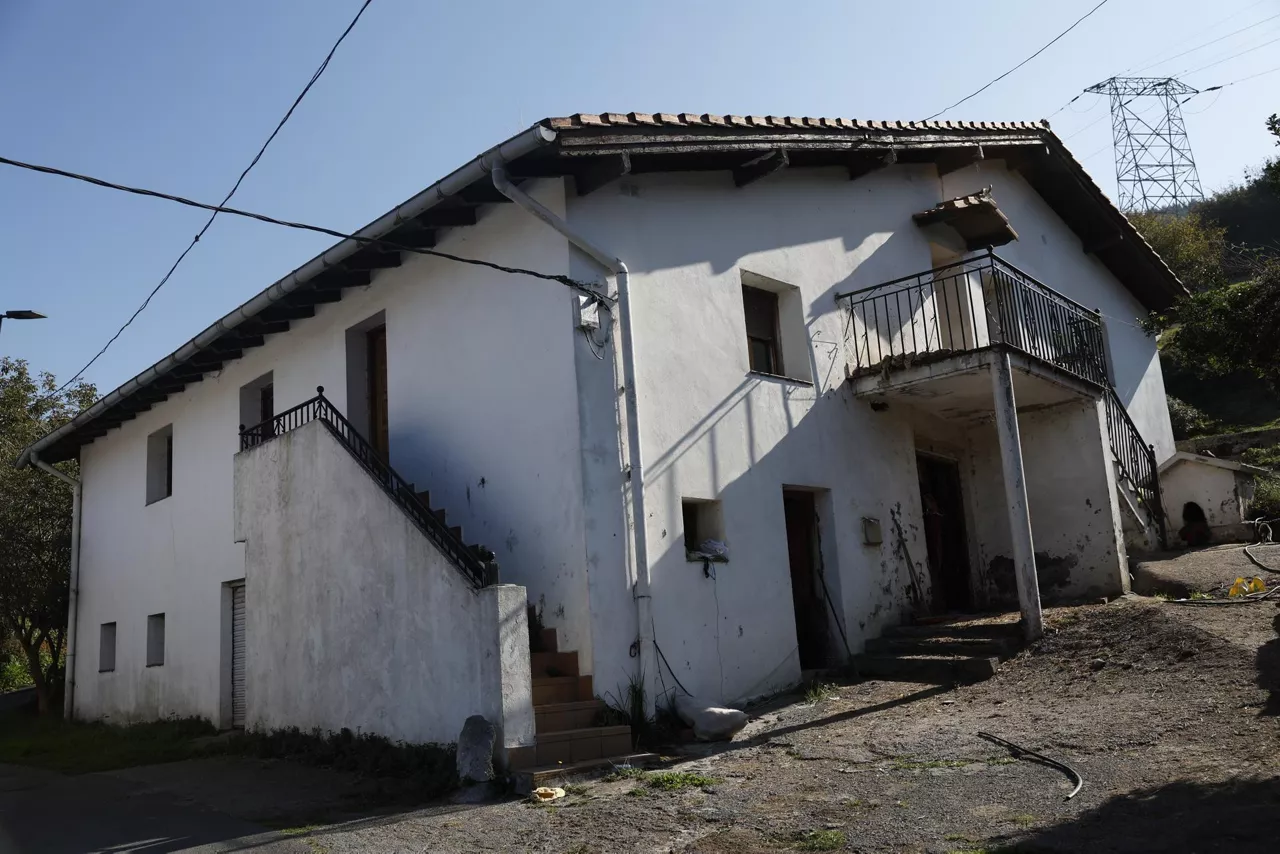Emakume bat erreskatatu dute Bilboko baserri batean
