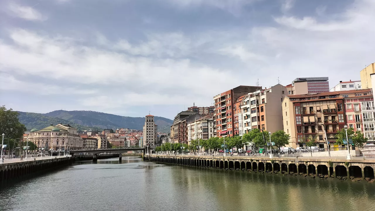 Bilbo eguzkia Areatza Amaia De Leon